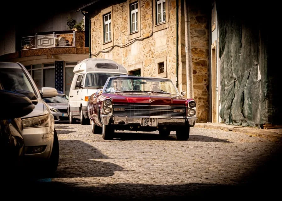 Braga: Tour Exclusivo en Coche Clásico por los Iconos de la Ciudad