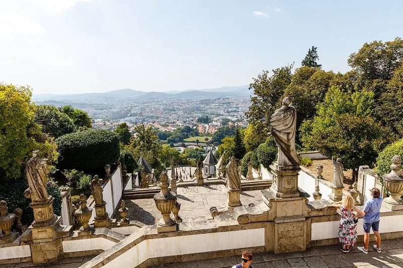 Oporto: Tour Privado a Braga y Santuario de Bom Jesus con Tesla