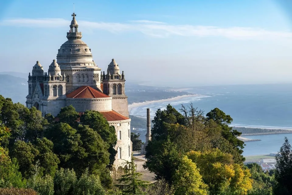 Ab Porto: Tagesausflug nach Viana do Castelo, Braga und Guimarães