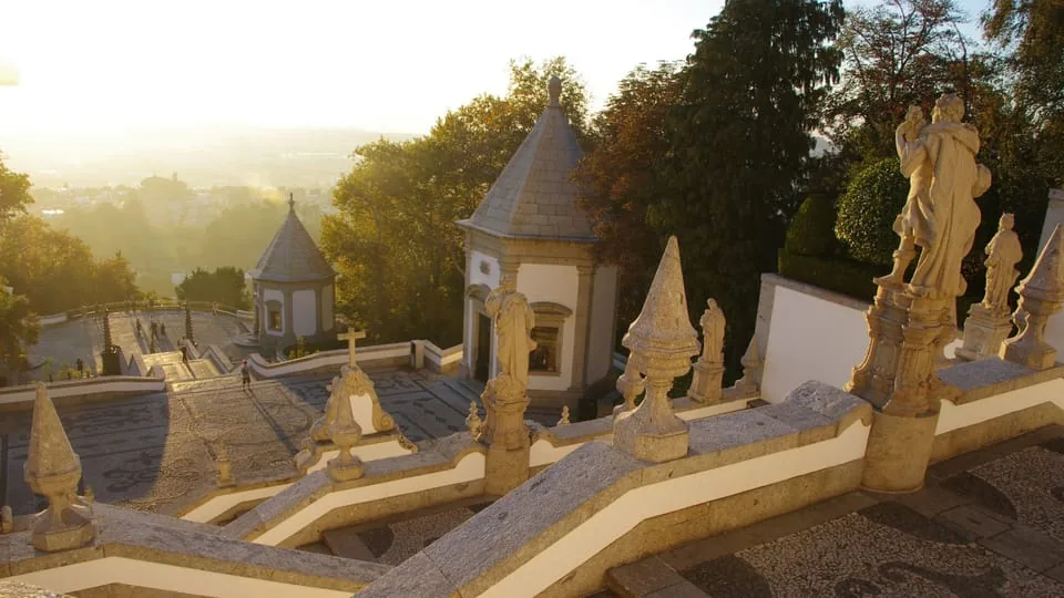 Oporto: Tour por Guimarães y Braga con entradas y comida
