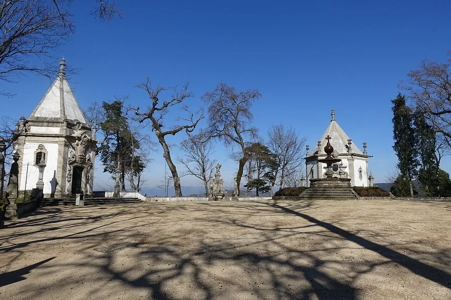 El Terreiro dos Evangelistas y sus dos capillas redondas